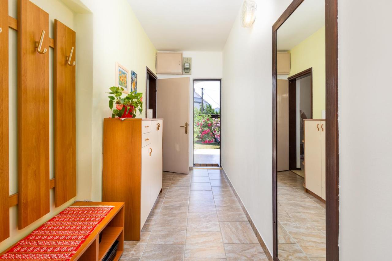 Apartman Kovac Malinska Exterior photo